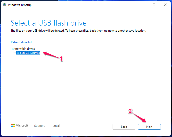 8. Выберите USB-накопитель.